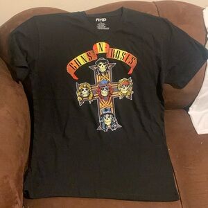 Men size large 100% cotton tee shirt Guns n Roses new black v neck cut